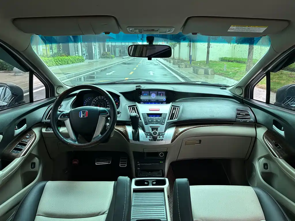 Honda Odyssey 2015 — фото 12