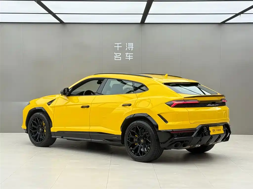 Lamborghini Urus SE 2026 — фото 16