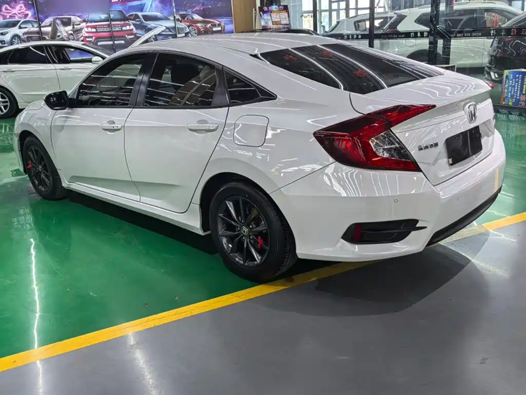 Honda Civic 2019 — фото 6