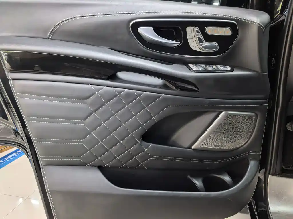 Mercedes-Benz Vito 2023 — фото 11