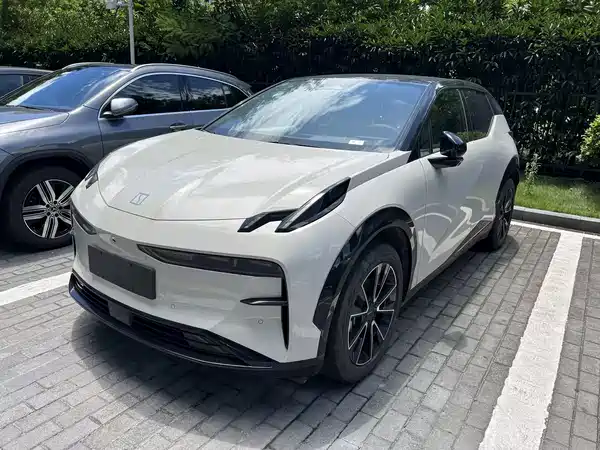 Zeekr X 2024