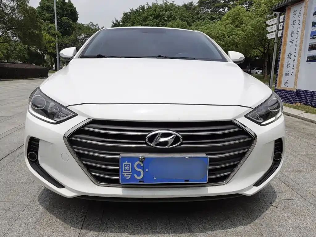 Hyundai Elantra 2017 — фото 2