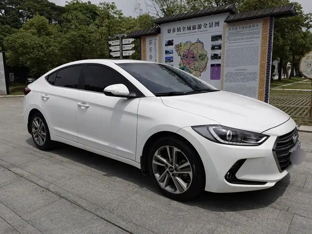 Hyundai Elantra 2017 — фото 3