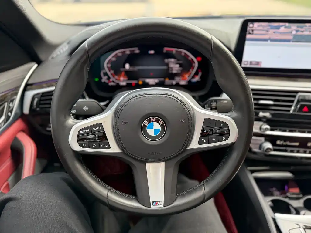 BMW 5 Series 2021 — фото 13