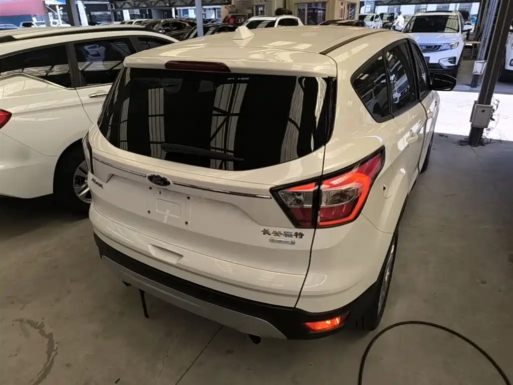 Ford Kuga 2017 — фото 7