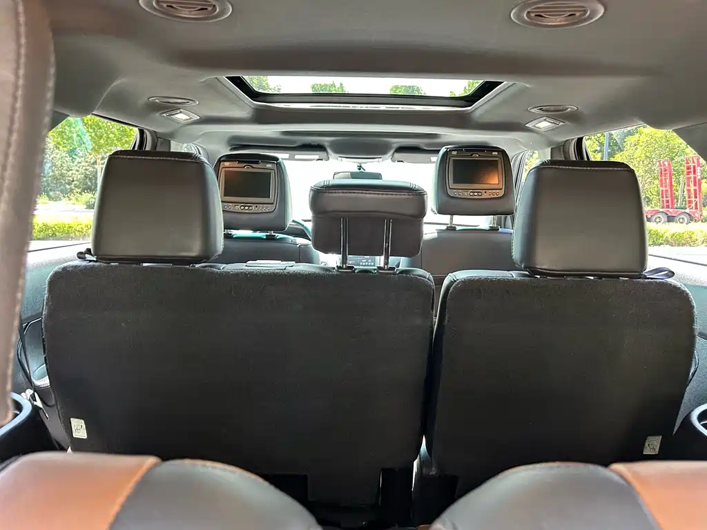 Ford Explorer 2015 — фото 10
