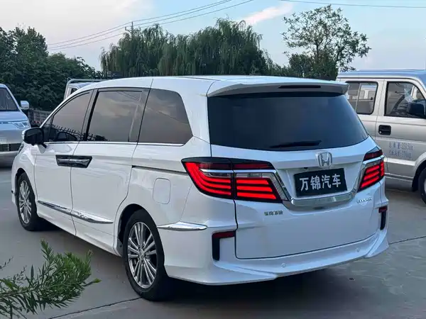 Honda Elysion 2017
