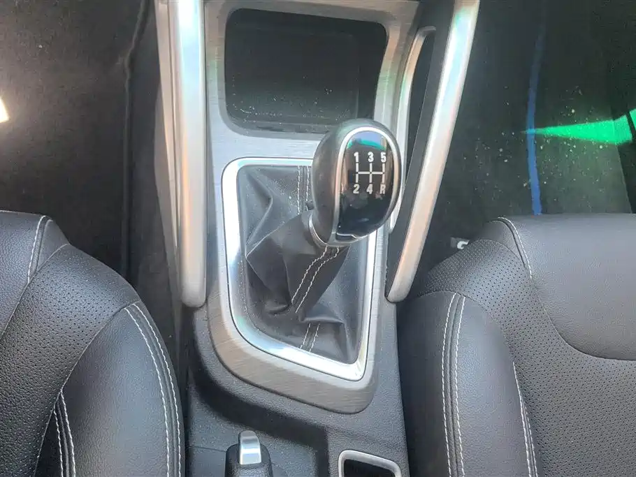 Geely Vision X3 2019 — фото 16