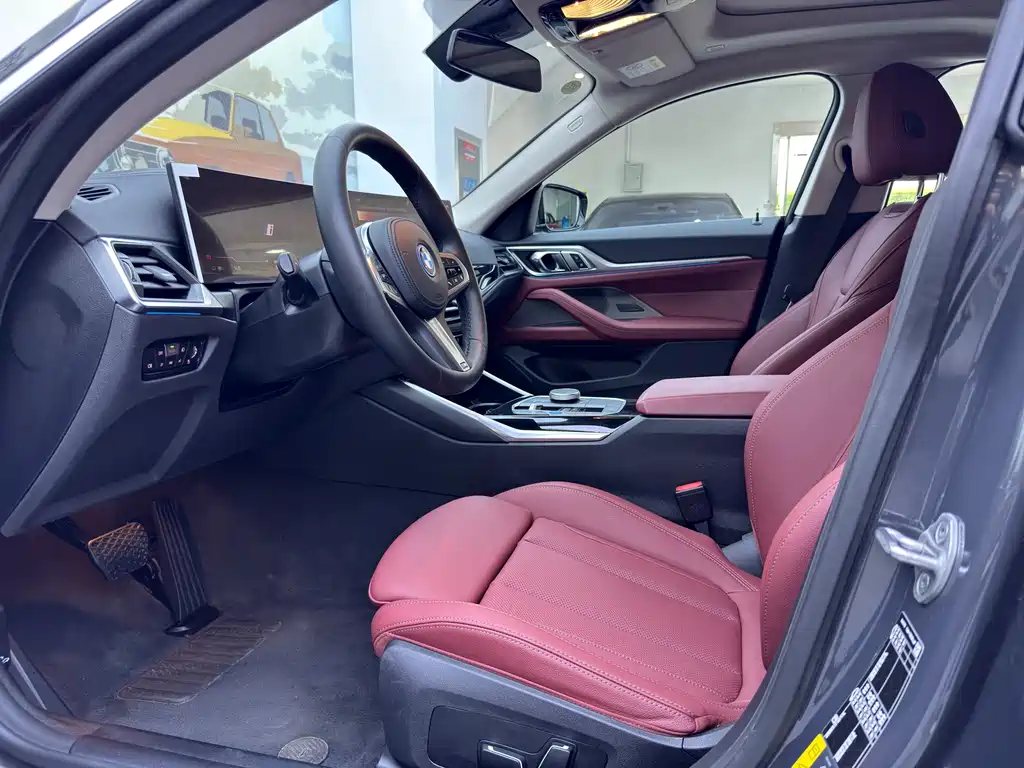 BMW i4 2025 — фото 11