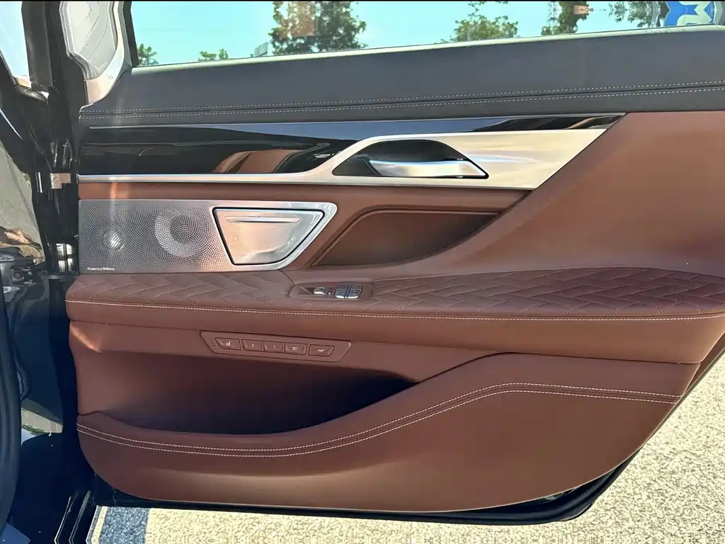 BMW 7 Series 2020 — фото 10