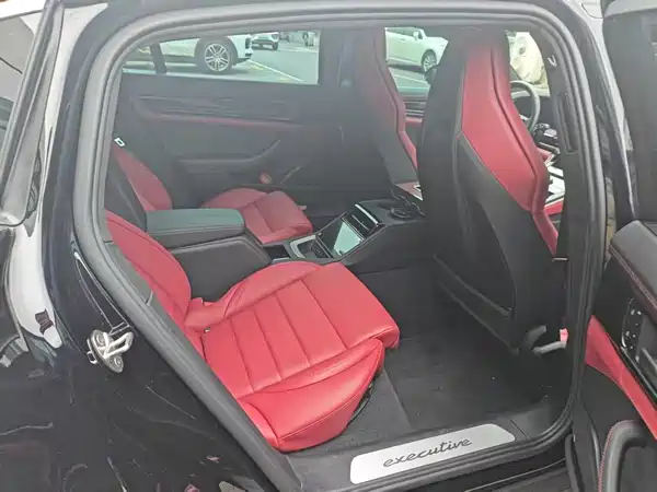Porsche Panamera 2025