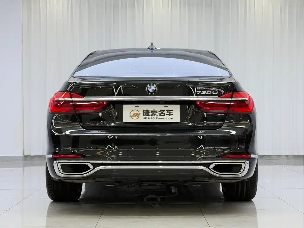 BMW 7 Series 2018 — фото 12