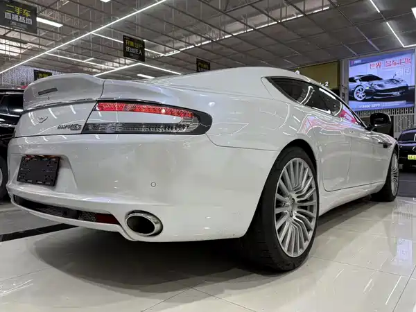 Aston Martin Rapide 2013
