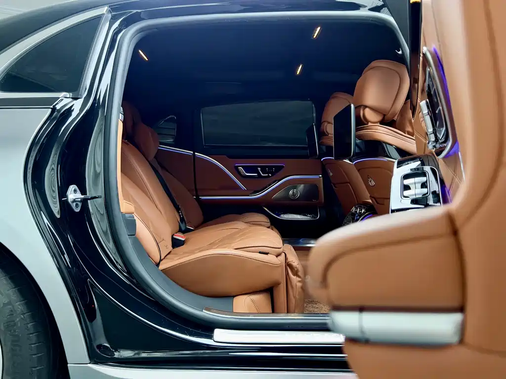 Mercedes-Benz Maybach S-Class 2022 — фото 11