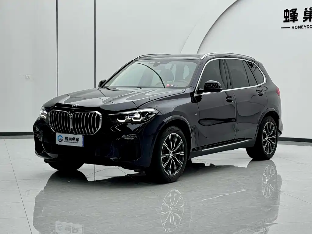 BMW X5 2021 — фото 1