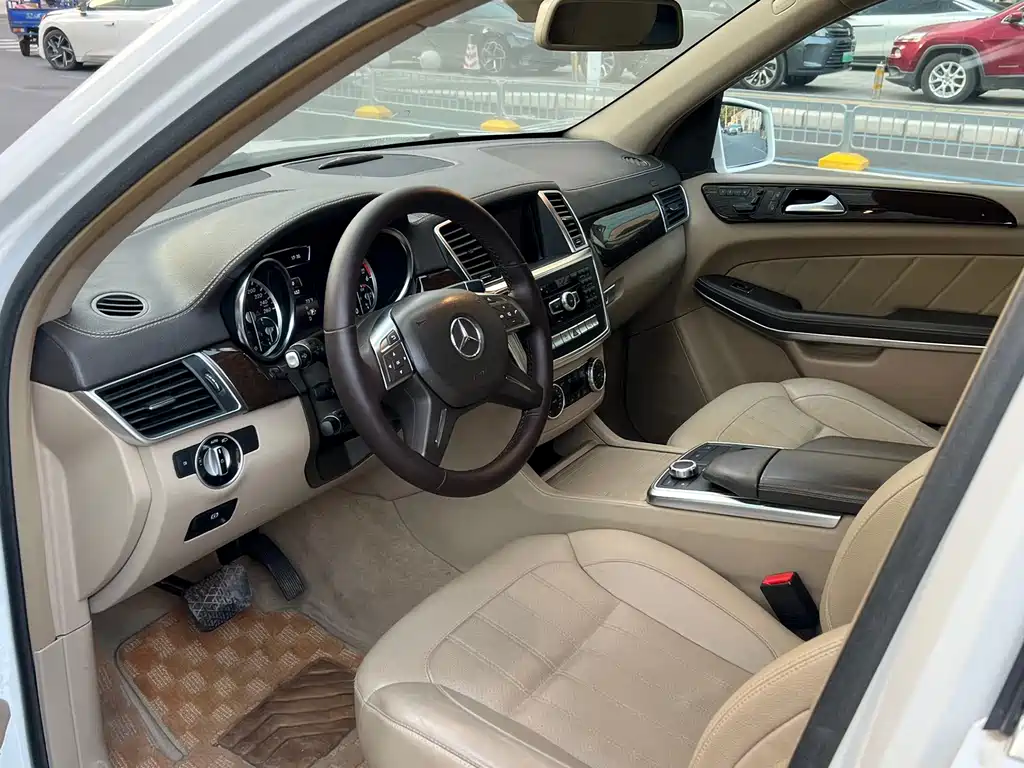 Mercedes-Benz GL-Class 2015 — фото 8