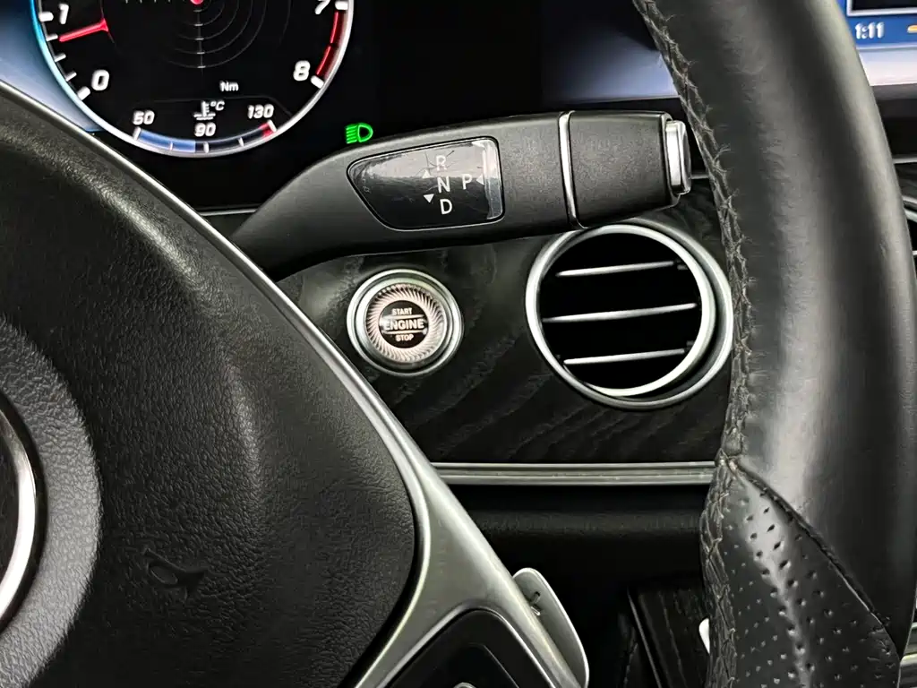 Mercedes-Benz E-Class 2018 — фото 19