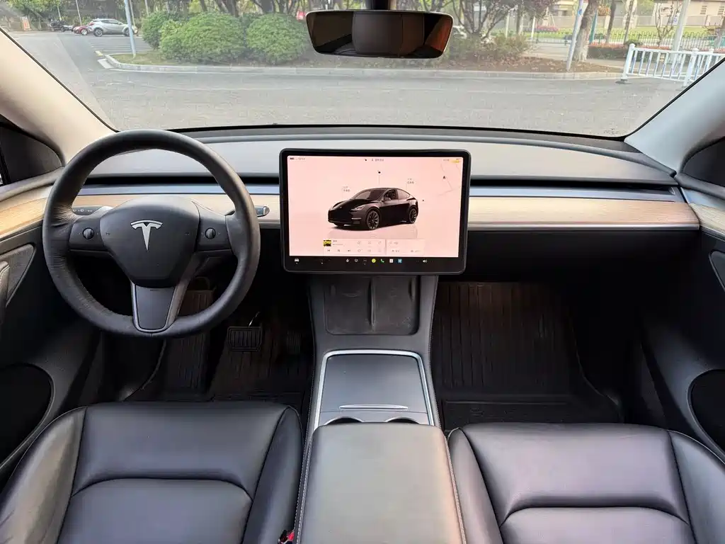 Tesla Model Y 2022 — фото 9