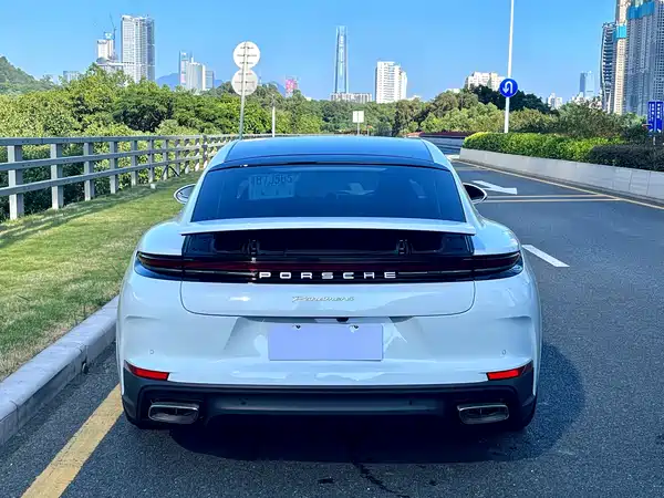 Porsche Panamera 2024
