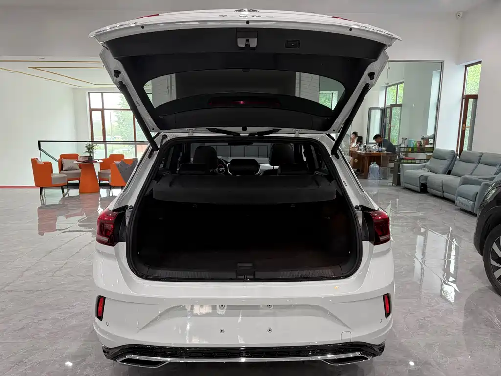 Volkswagen T-Roc 2022 — фото 10
