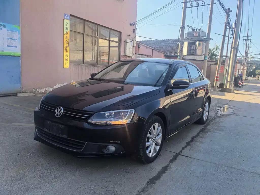 Volkswagen Sagitar 2013