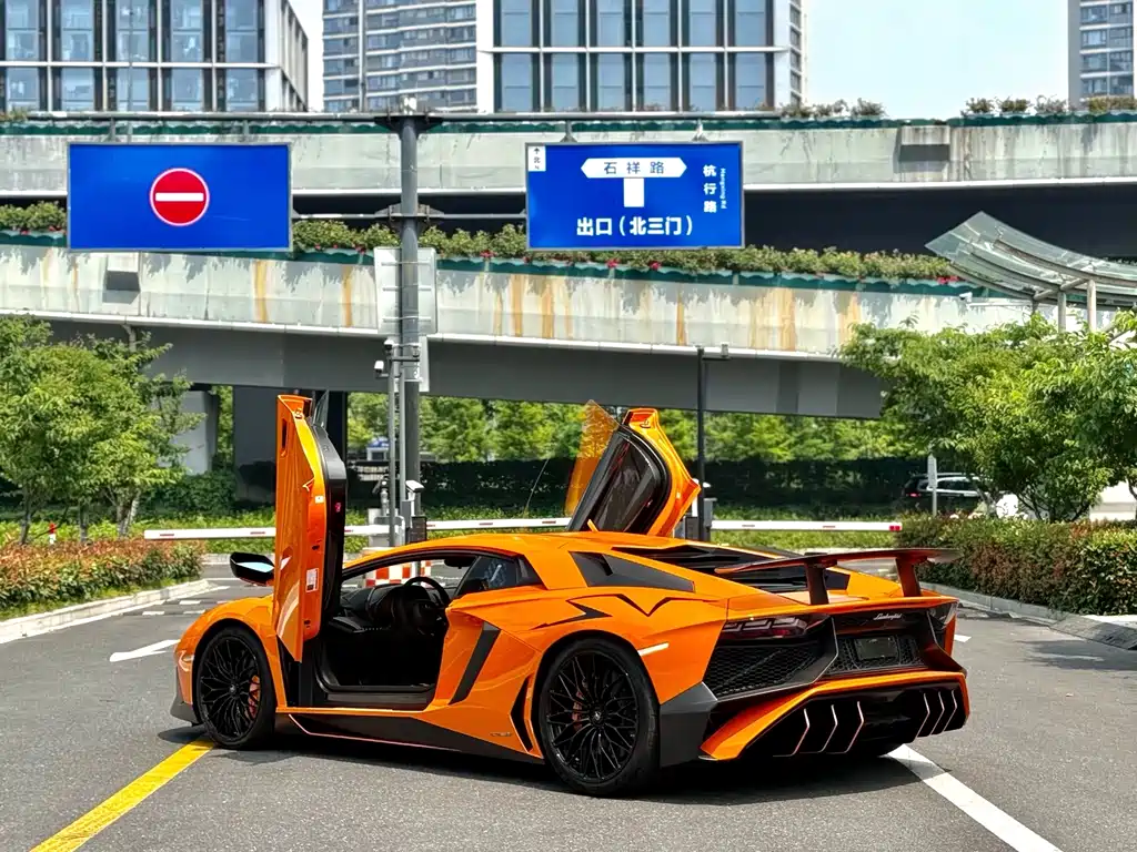 Lamborghini Aventador 2016 — фото 9