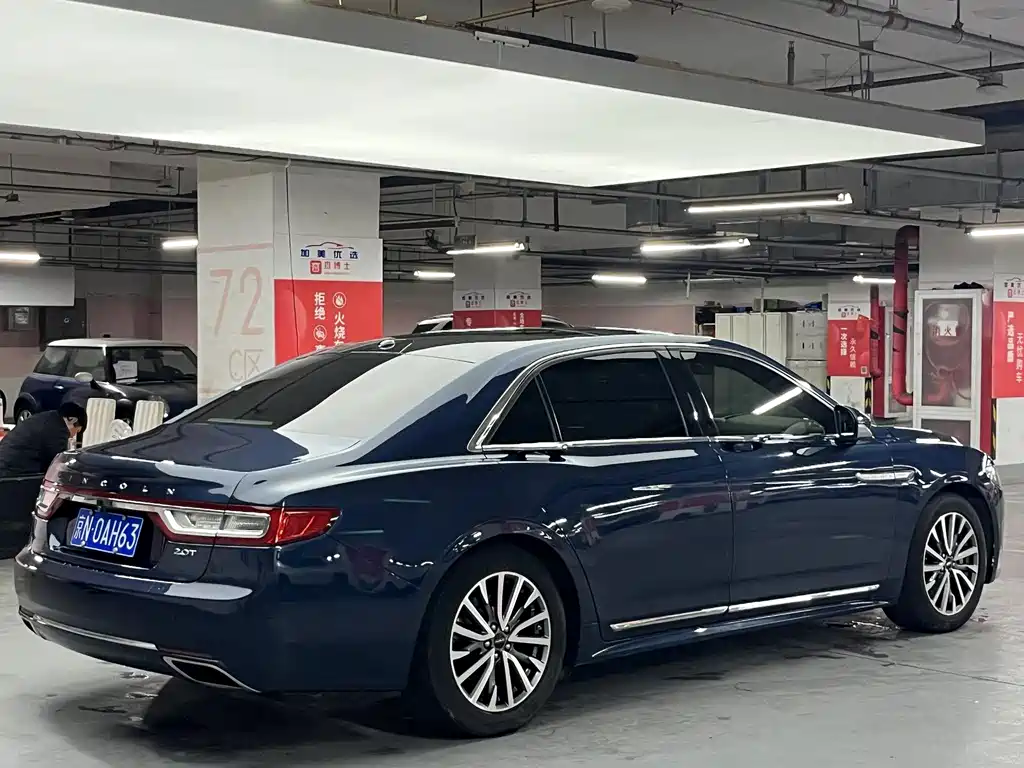 Lincoln Continental 2017 — фото 4