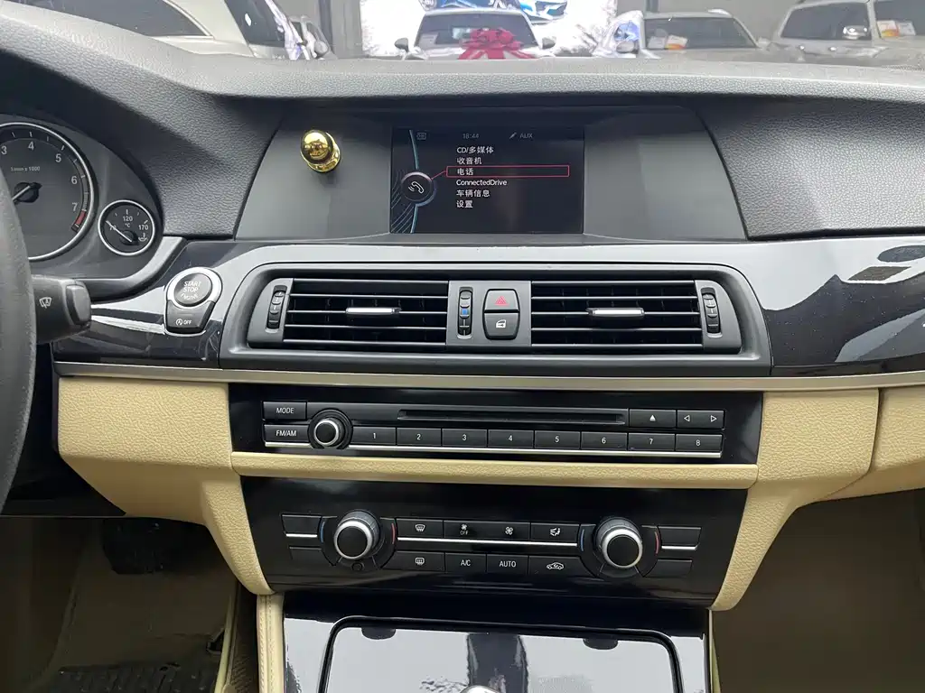 BMW 5 Series 2013 — фото 17