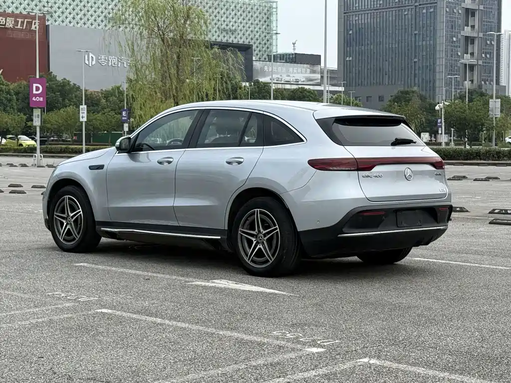 Mercedes-Benz EQC 2021 — фото 12