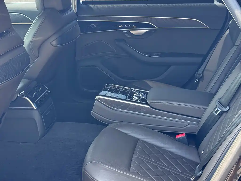 Audi A8 2021