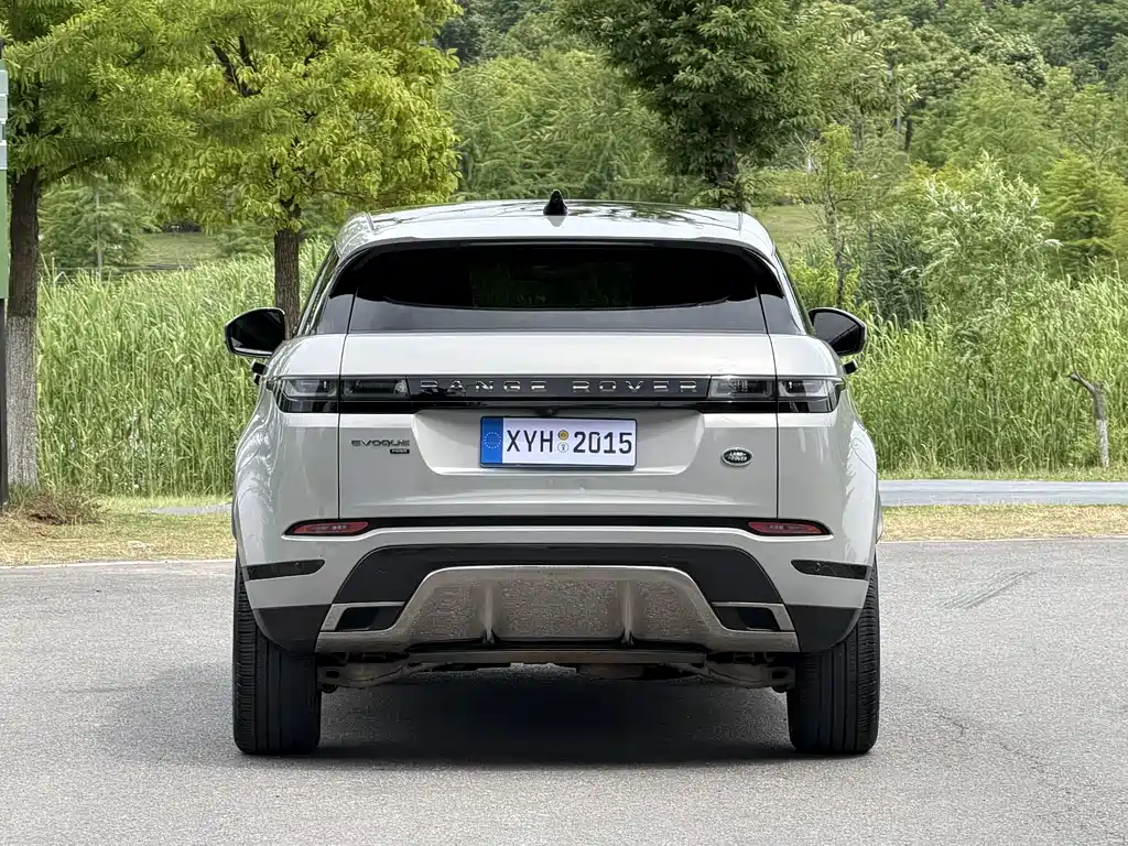 Land Rover Evoque 2023 — фото 18