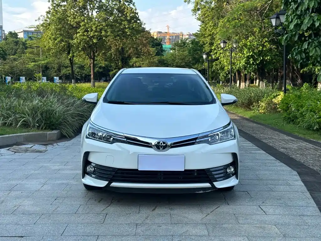 Toyota Corolla 2017 — фото 2