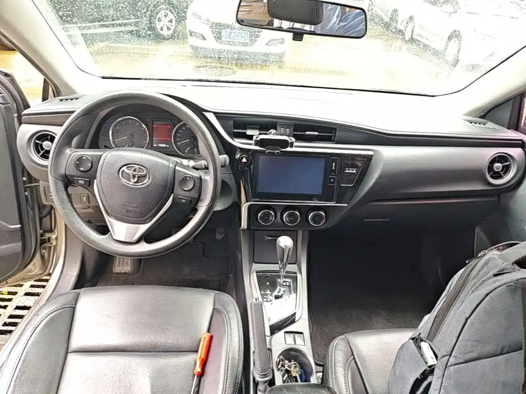 Toyota Corolla 2017 — фото 10