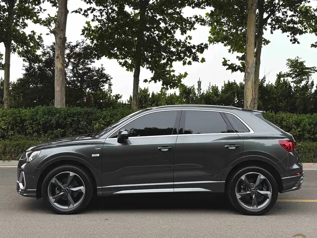 Audi Q3 2022 — фото 4