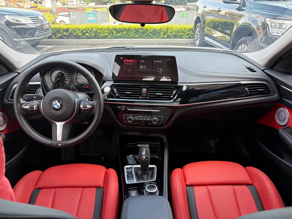 BMW 1 Series 2021 — фото 14