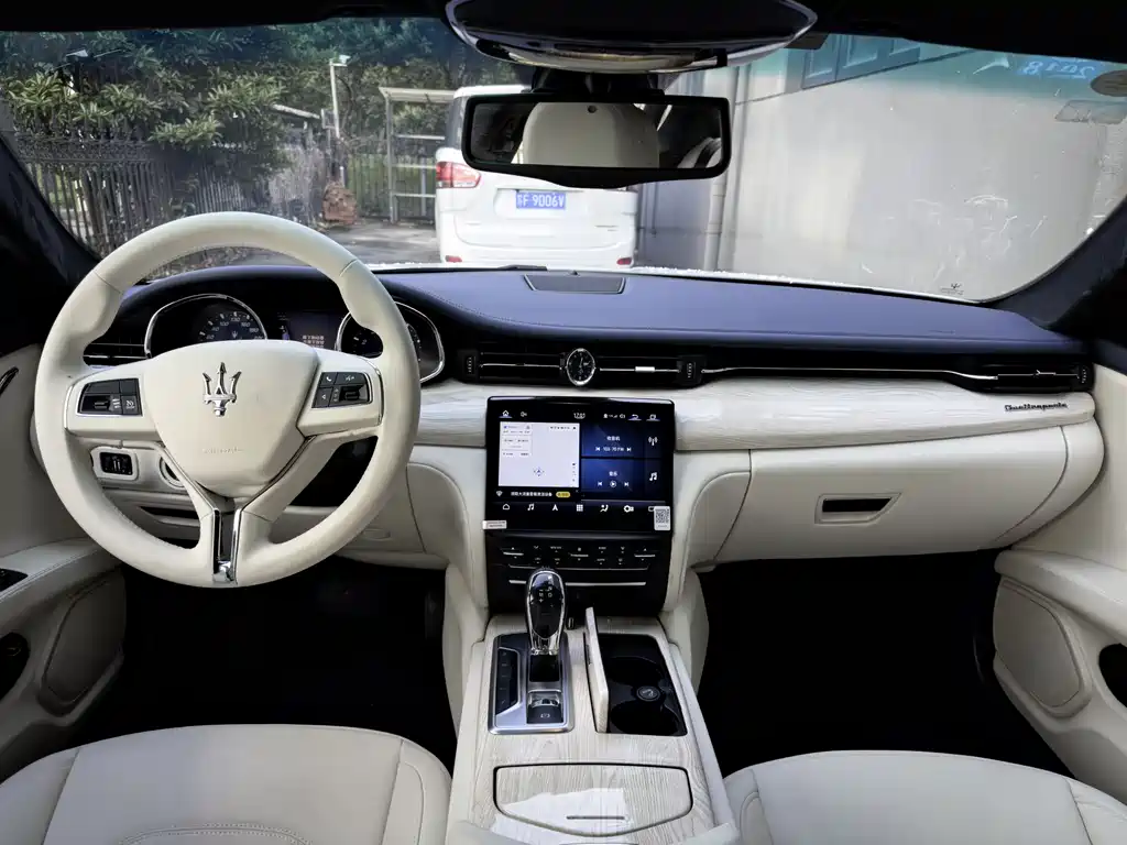 Maserati Quattroporte 2014 — фото 12