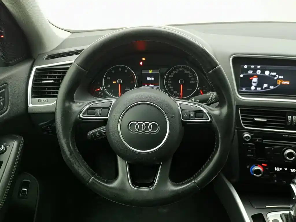 Audi Q5 2018 — фото 11