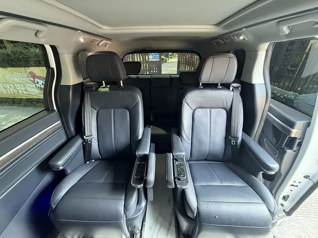 GAC Motor Trumpchi M8 2022 — фото 12