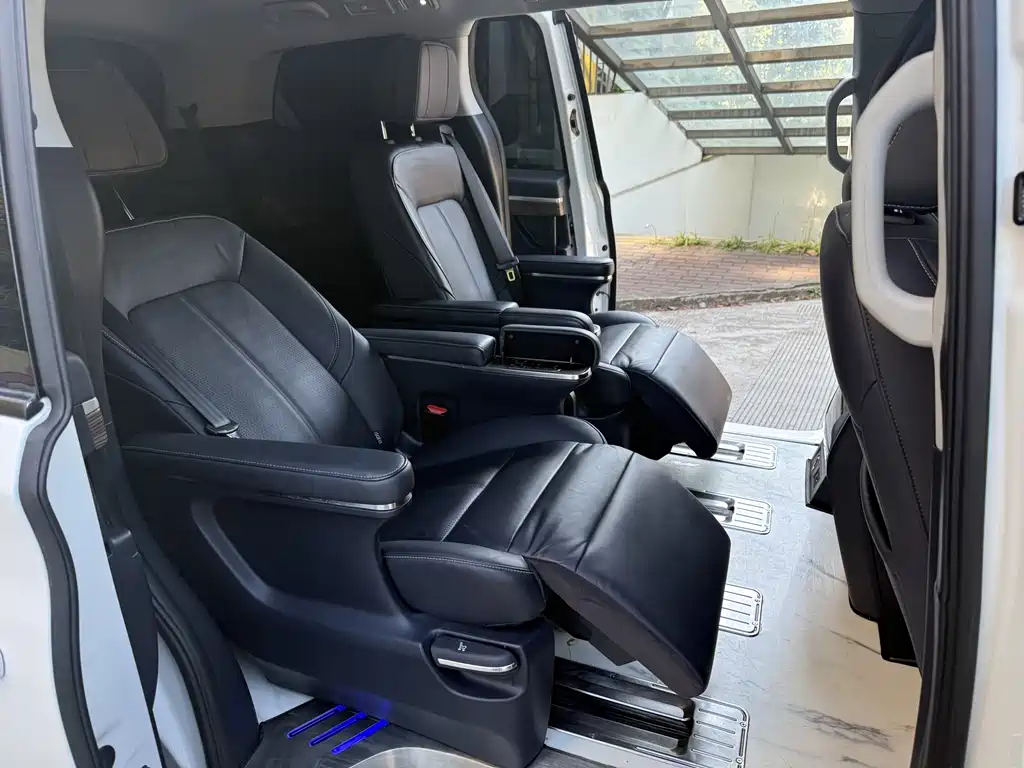 GAC Motor Trumpchi M8 2022 — фото 18