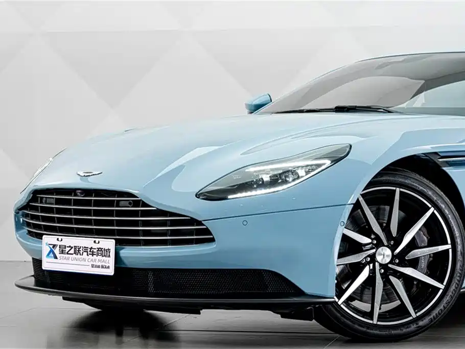 Aston Martin DB11 2019 — фото 3