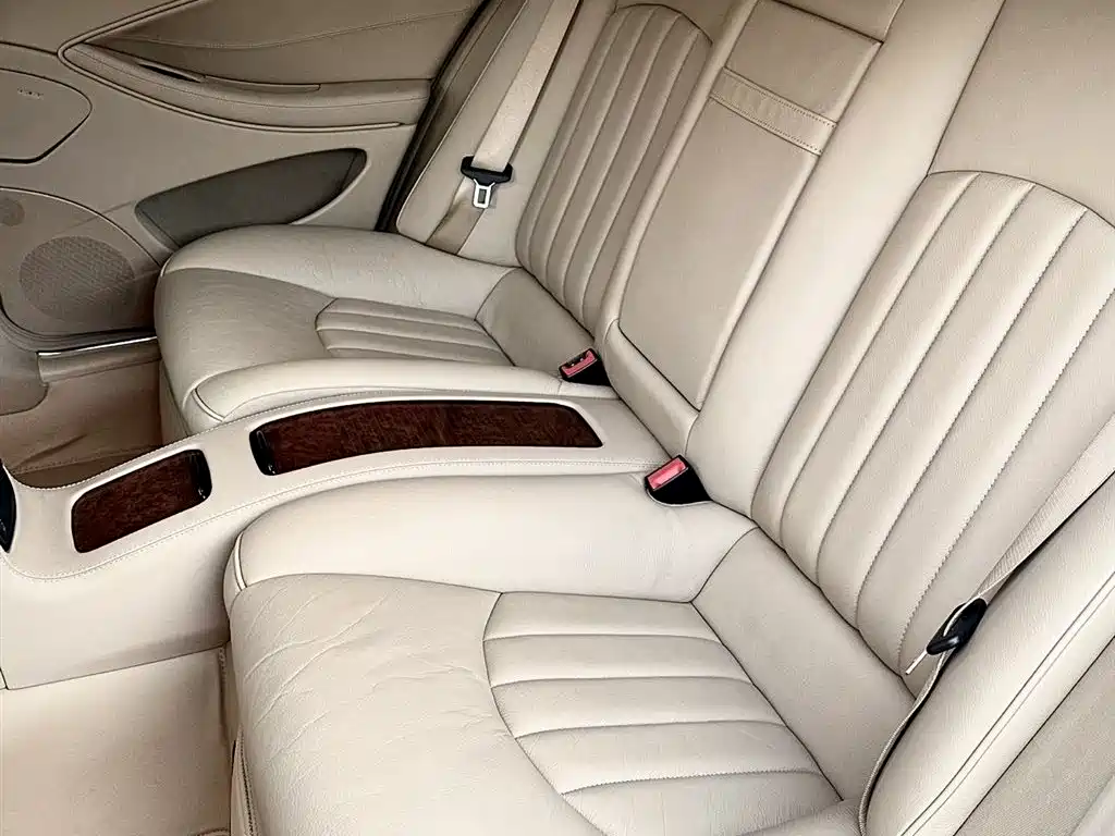 Mercedes-Benz CLS 2010 — фото 14