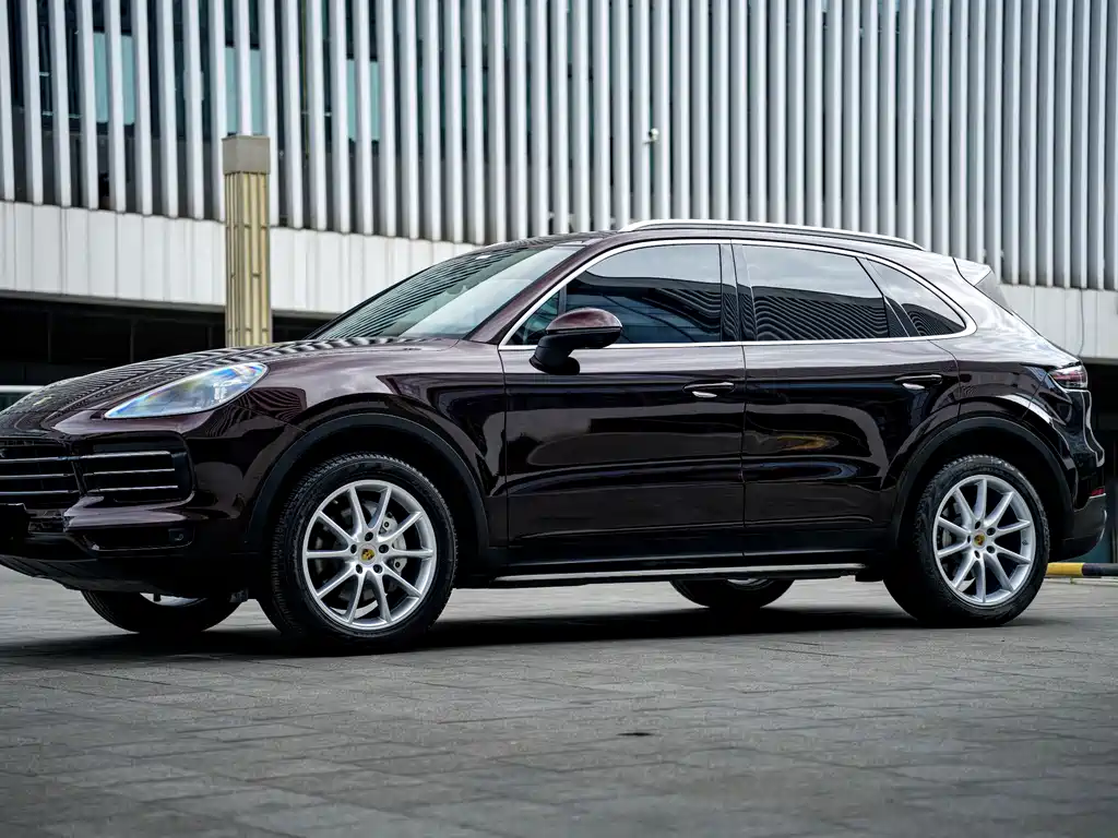 Porsche Cayenne 2017 — фото 1