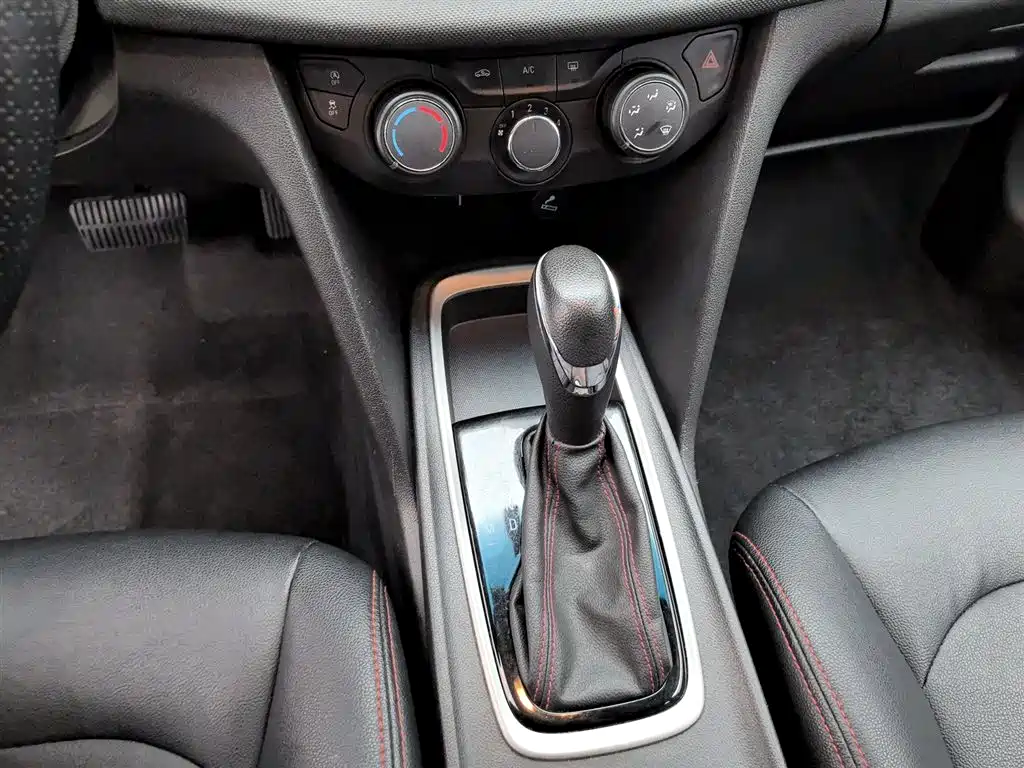 Chevrolet Monza 2019 — фото 13