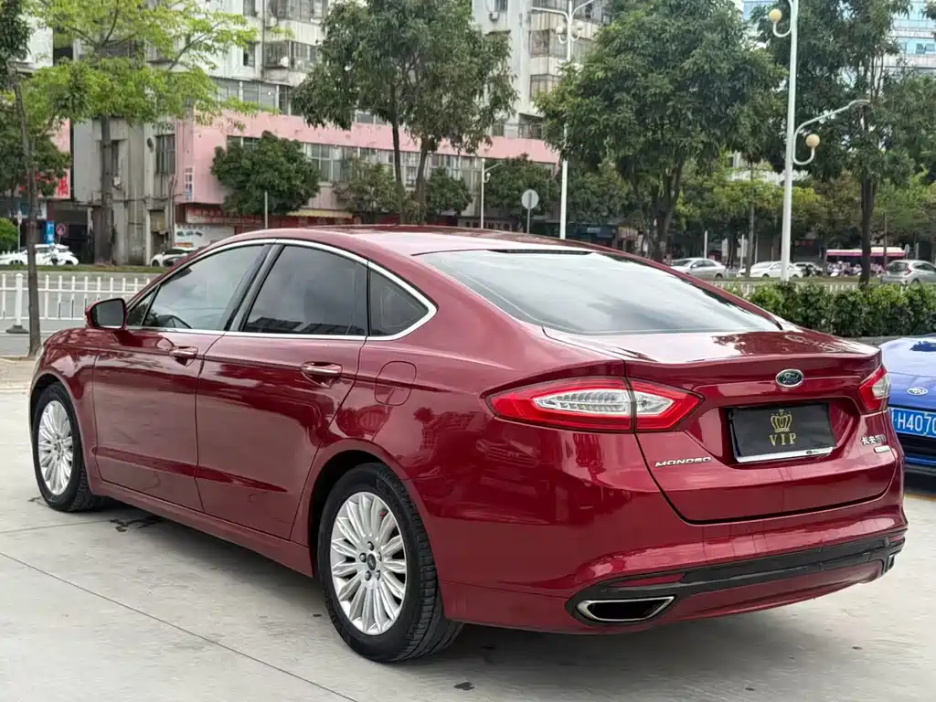 Ford Mondeo 2014 — фото 4