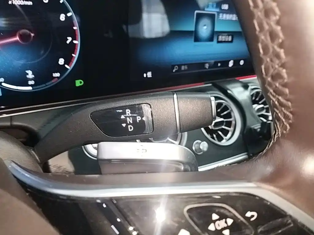 Mercedes-Benz E-Class 2022 — фото 14