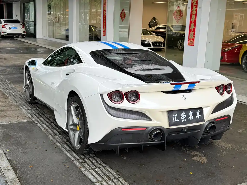 Ferrari F8 2021 — фото 11