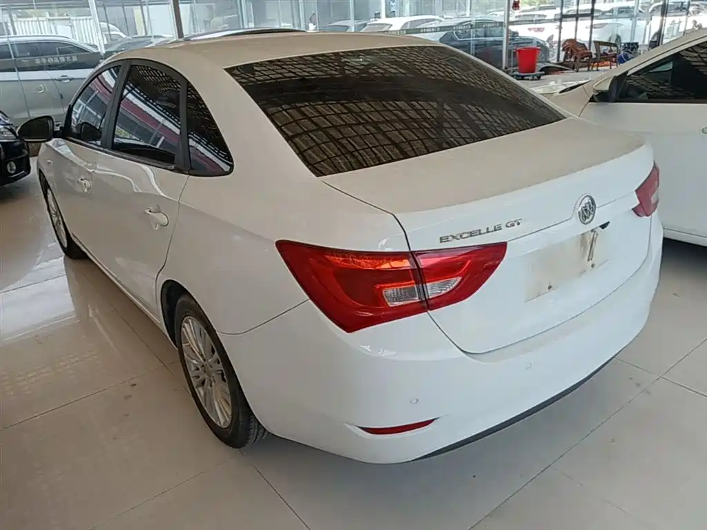 Buick Excelle 2015 — фото 5