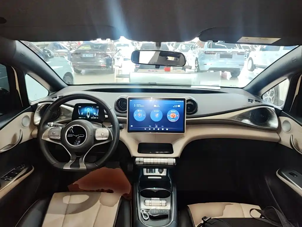 BYD Dolphin 2024