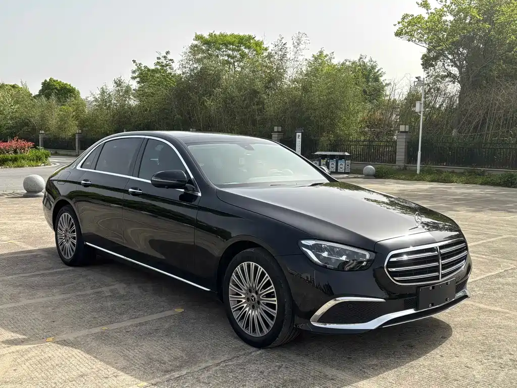 Mercedes-Benz E-Class 2022