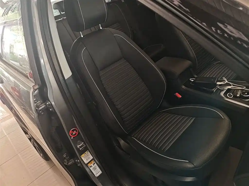 Land Rover Discovery Sport 2019 — фото 25